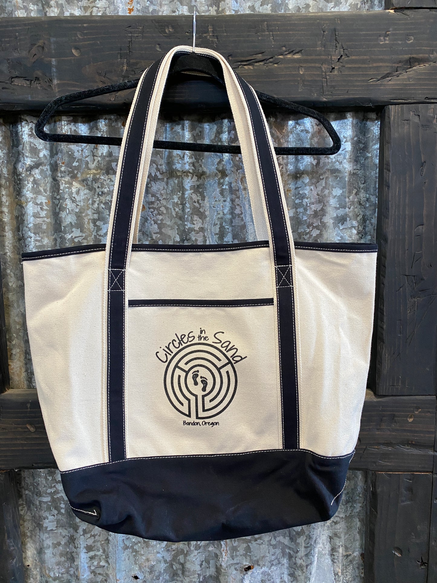 Tote bag in natural with black contrast